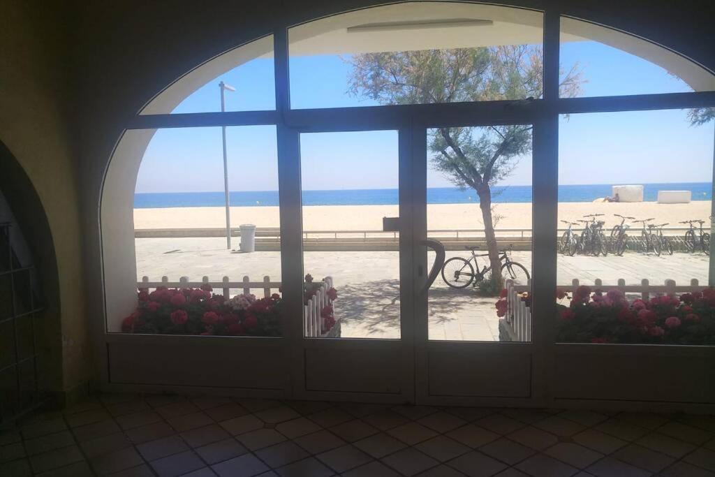 Apartamento Estudio Primera Línea De Mar Con Piscina Y Párking Platja d'Aro  Exterior foto