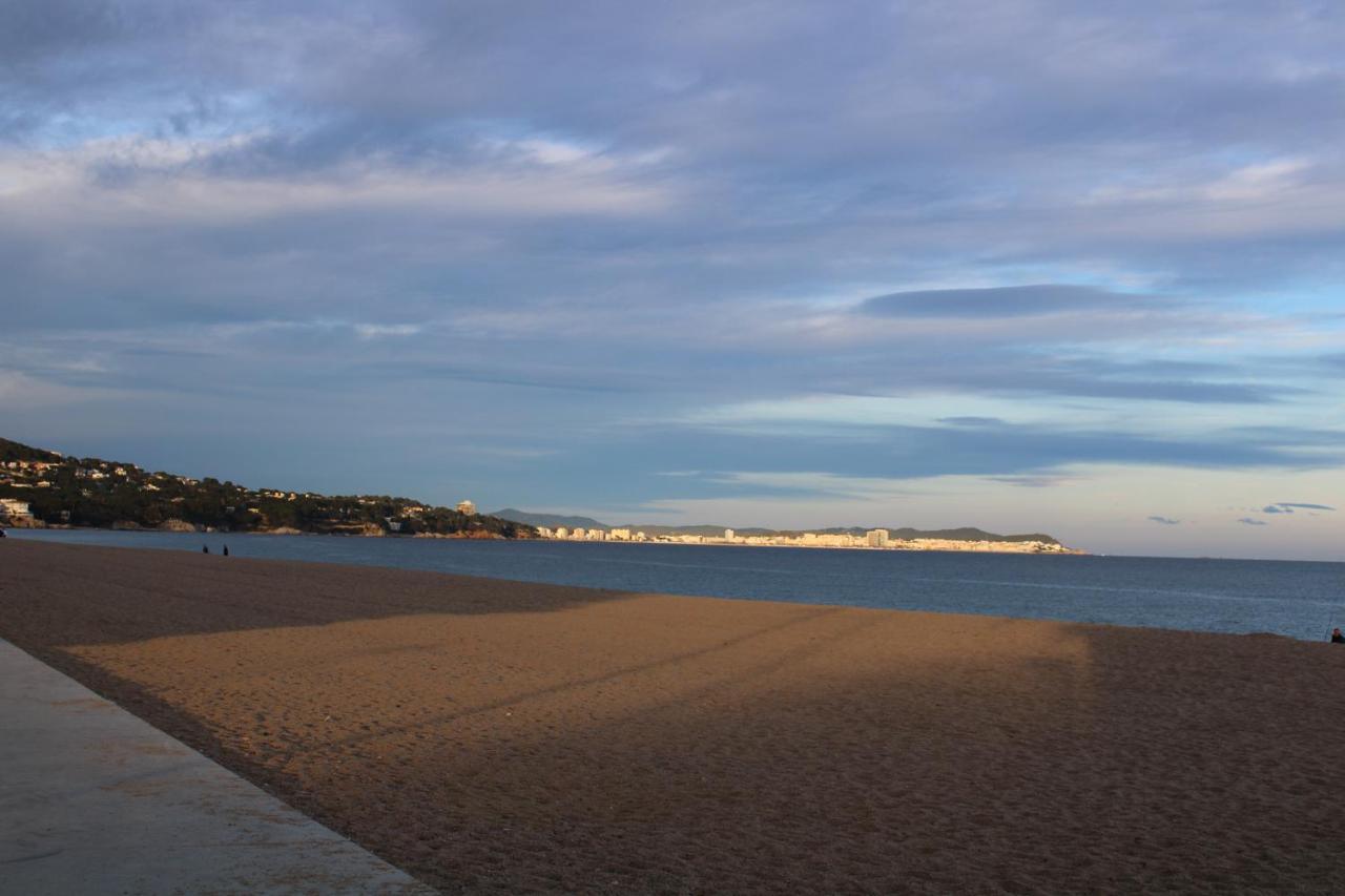 Apartamento Estudio Primera Línea De Mar Con Piscina Y Párking Platja d'Aro  Exterior foto